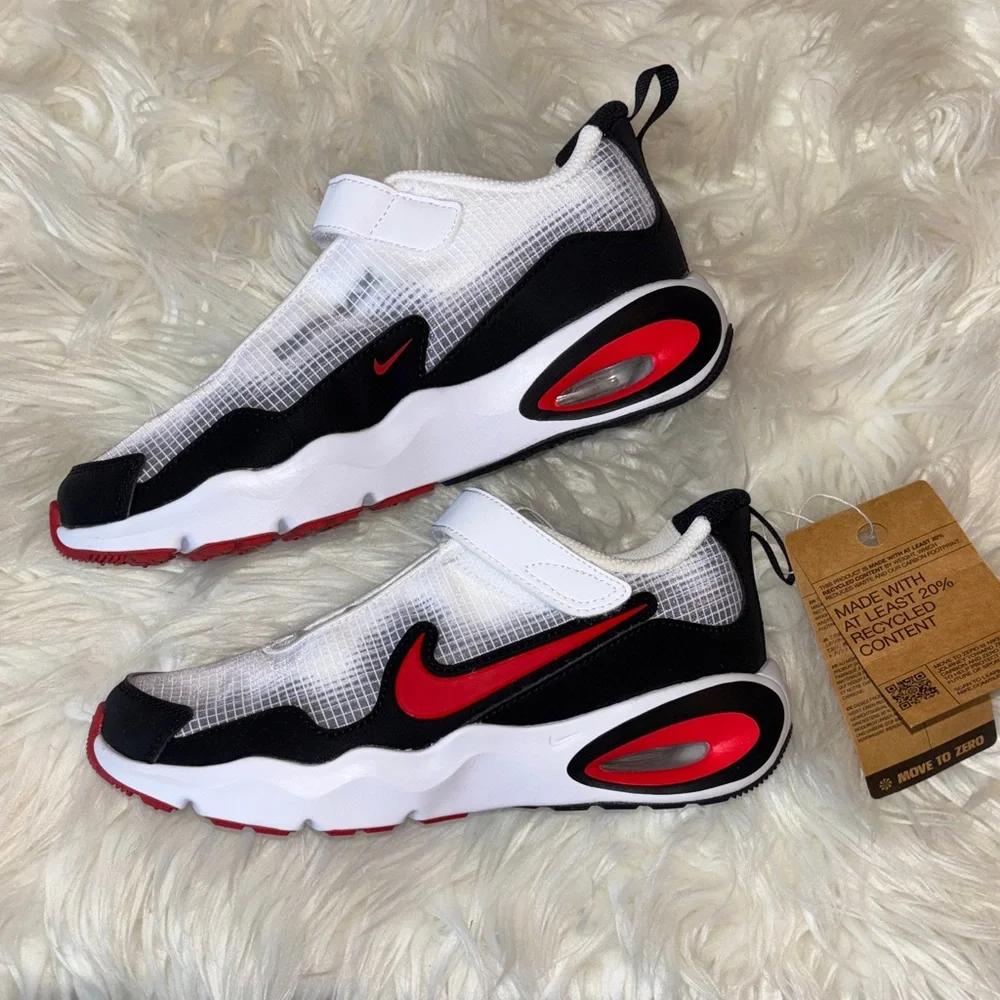 NWT kids Nike air max nova sneakers